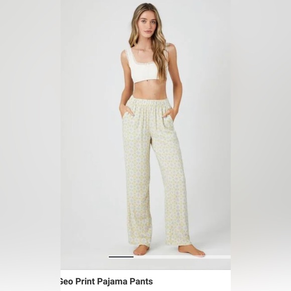 Geo Print Pajama Pants - Picture 6 of 6